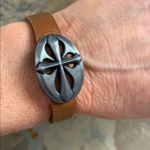 NWT Unisex Metal Cross & Leather Wrist Cuff